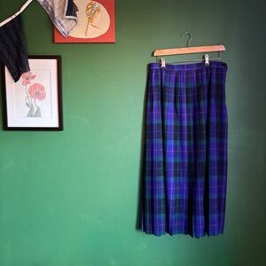 Vintage Career Essentials Plaid Pleated 100% Virgin Wool Midi Skirt size 12
